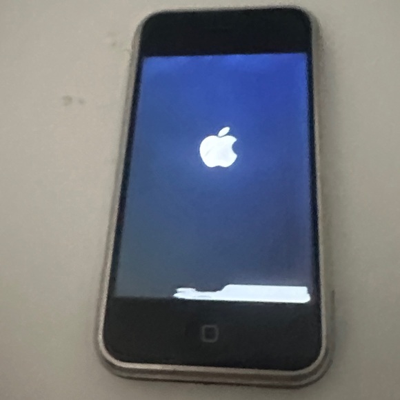 First generation, iPhone, mint condition - Picture 3 of 11